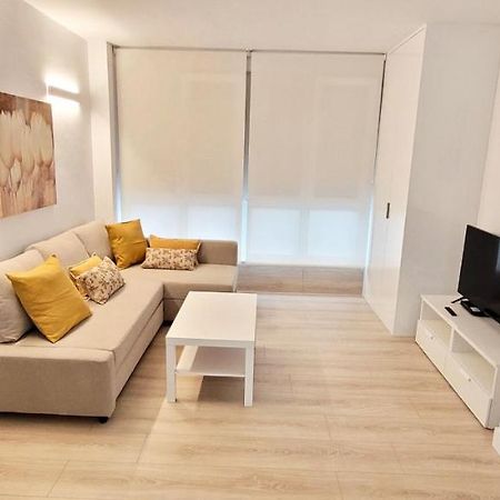 Cozy White Home In 게초 외부 사진