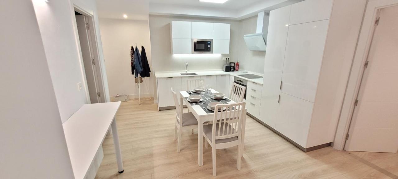 Cozy White Home In 게초 외부 사진