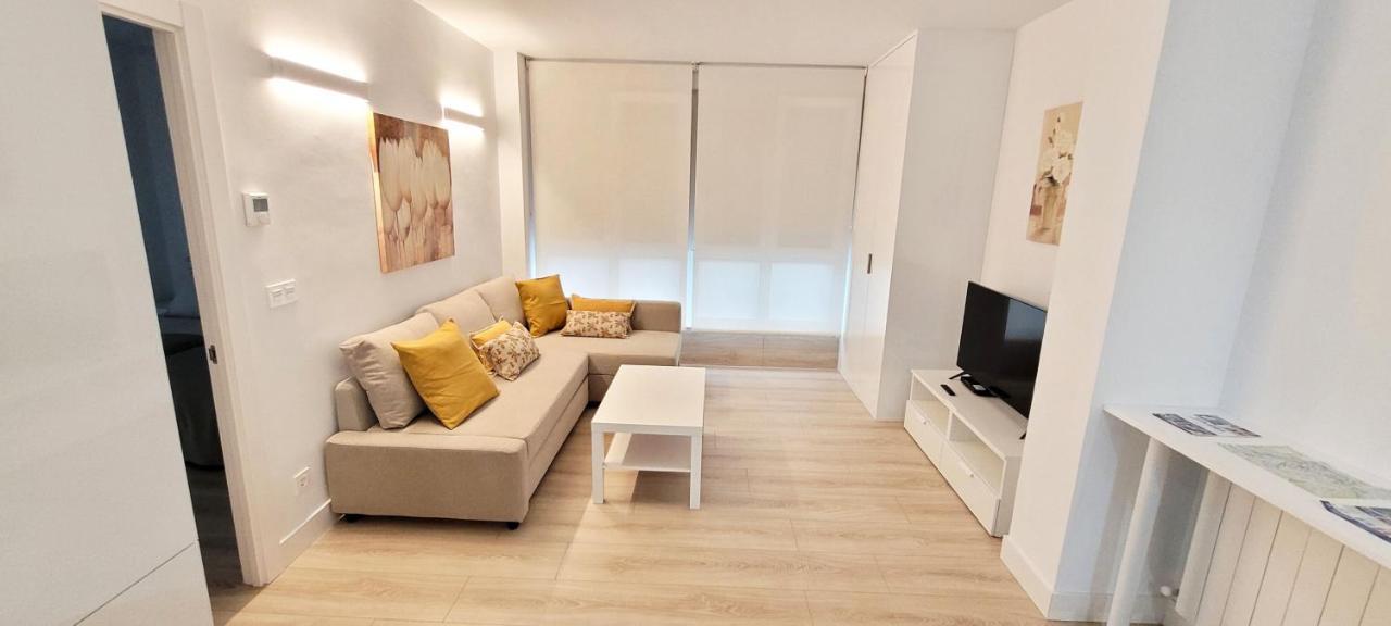 Cozy White Home In 게초 외부 사진