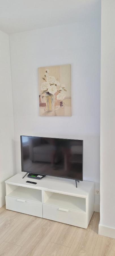 Cozy White Home In 게초 외부 사진