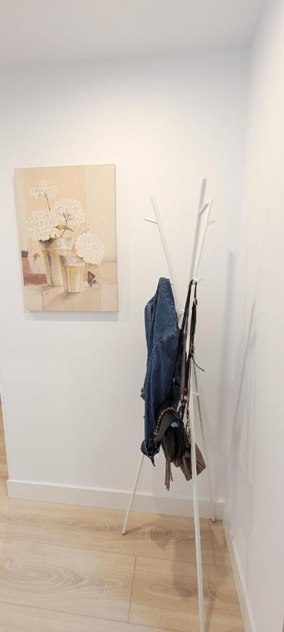 Cozy White Home In 게초 외부 사진